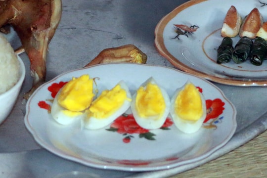 Trứng gà và những quan niệm kỳ lạ của người Thái