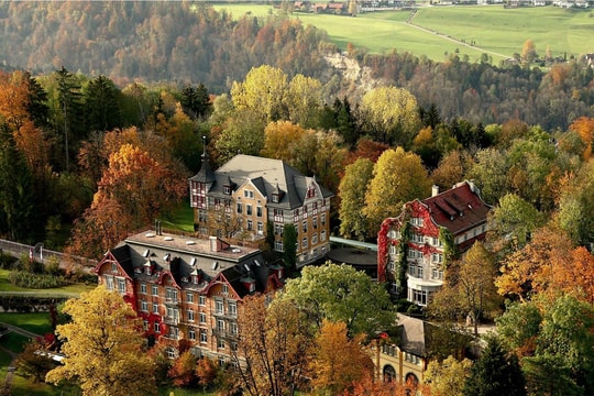 10 ngôi trường sang chảnh chỉ dành cho giới nhà giàu