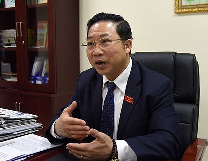 Có quá nhiều “bệ đỡ” rởm cho “con ông cháu cha” thăng tiến?