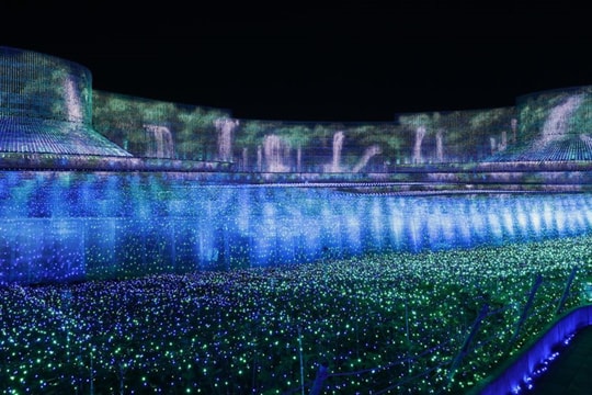 Lễ hội ánh sáng với hàng triệu bóng đèn ở Nhật