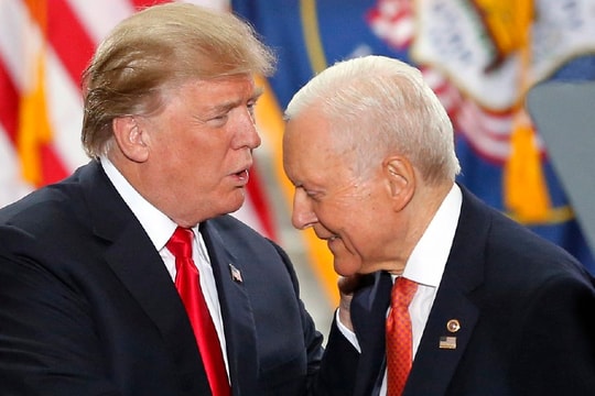  Orrin Hatch: Tâm điểm các cuộc tranh cãi về chính sách của Mỹ