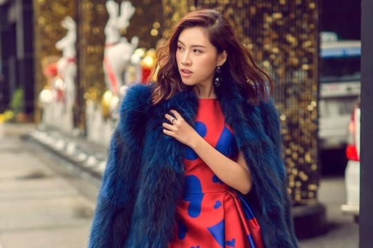 Đỗ Mạnh Cường lăng xê 5 kiểu mặc màu đỏ đầu năm mới