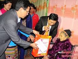 Nghệ An đề nghị Chủ tịch nước tặng thiệp mừng thọ cho gần 400 cụ tròn 100 tuổi