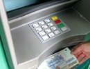 ATM “nhả” tiền chậm, hơn 50 người bị kẻ gian lấy tiền