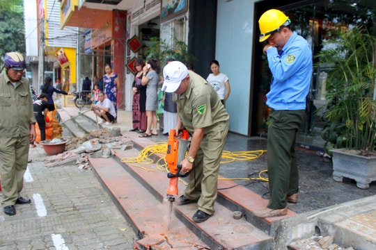 Thành phố Vinh: Xử lý 1.425  xe mô tô, ô tô các loại dừng đậu sai quy định