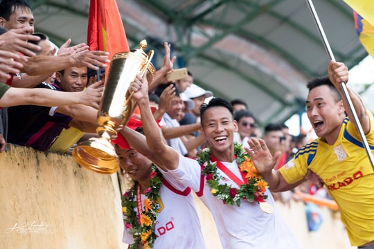 Kịp cổ phần hóa, CLB Nam Định mang 45 tỷ lên đá V.League