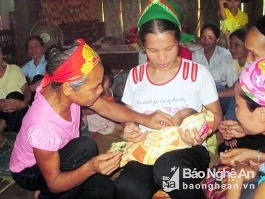 5 điều nên “biết” người Thái miền tây Nghệ An dạy con