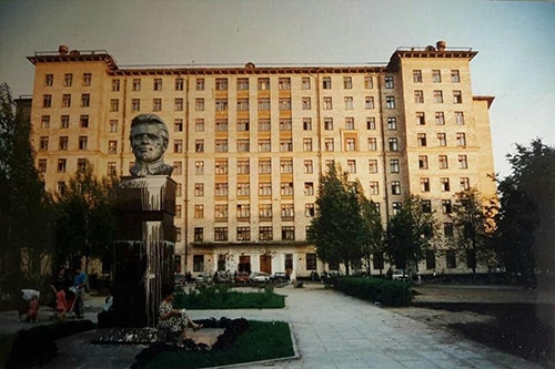 Ốp chợ Saliut - mồ hôi và nước mắt một thời của người Việt ở Nga