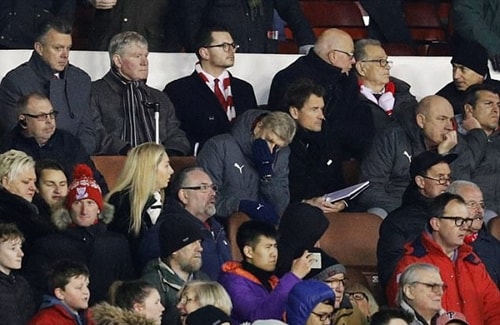 Wenger bị gọi là kiêu ngạo quá mức khi Arsenal văng khỏi Cup FA