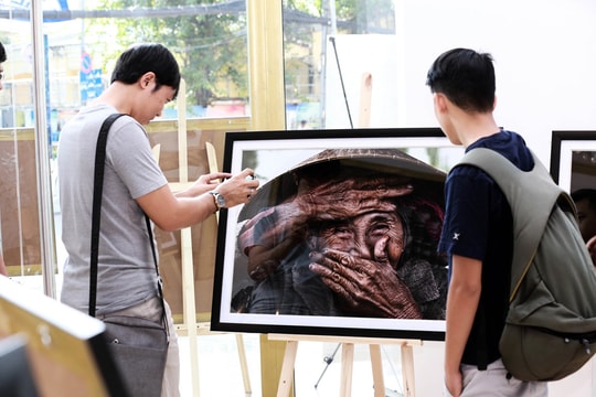 'Di sản văn hóa Việt Nam' qua ống kính nhiếp ảnh gia người Pháp