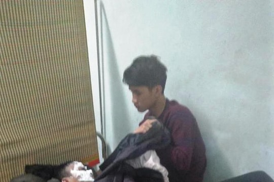 Dùng lửa thử xăng để lâu, thiếu niên 16 tuổi mang họa