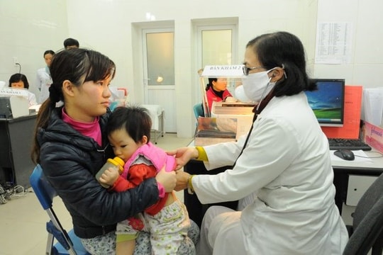 Rét đậm, mách mẹ 4 vị trí 'vàng' giữ ấm cho trẻ