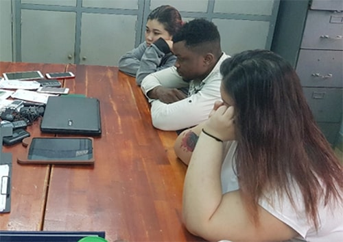 Công an Hà Tĩnh bắt gã trai ngoại quốc 'lừa tình' hàng tỷ đồng với 'món quà triệu đô'