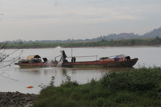 Lần đầu tiên Nghệ An xử lý hình sự ‘cát tặc’