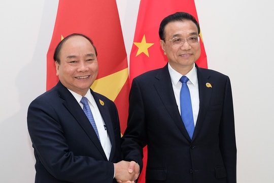 Thủ tướng Nguyễn Xuân Phúc trao đổi với Thủ tướng Trung Quốc về biển Đông