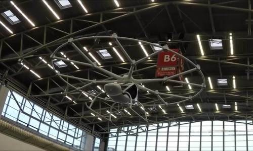 Taxi bay 18 cánh quạt của Đức có thể chở khách vào năm 2020