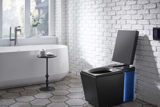 Bồn cầu tự mở nắp, phát nhạc 'chào' người dùng