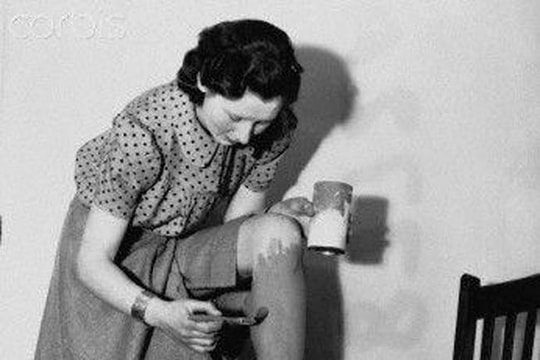 18 tiêu chuẩn làm đẹp kỳ cục từng được ưa chuộng thời xa xưa