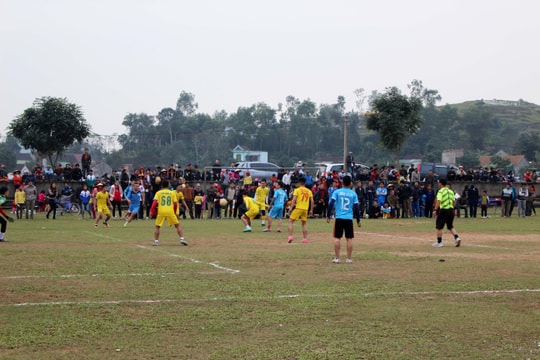 Giao lưu bóng đá quyên góp giúp đỡ trẻ em mắc bệnh hiểm nghèo