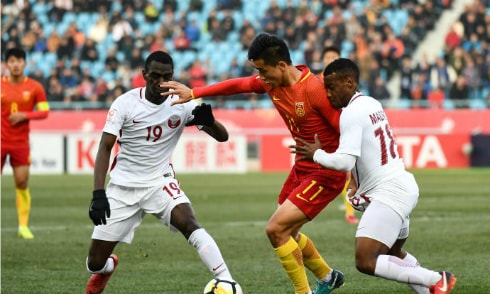 Thua ngược Qatar, chủ nhà Trung Quốc bị loại ngay vòng bảng giải U23 châu Á