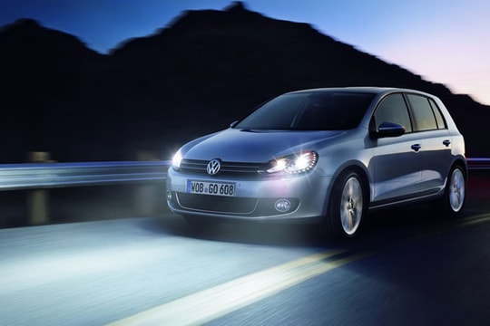 Sử dụng đèn chiếu sáng xe ô tô thế nào cho hiệu quả?