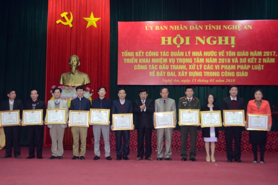 Chủ tịch UBND tỉnh: Xử lý tốt các vấn đề tôn giáo ngay tại cơ sở