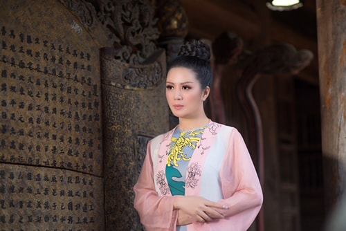 Hoa hậu người Nghệ làm giám khảo cuộc thi nhan sắc tại Singapore