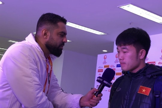 Xuân Trường trổ tài nói tiếng Anh “như gió” trên kênh beIN Sports