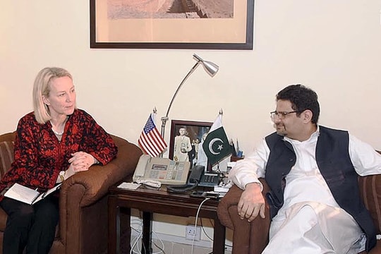 Mỹ cử quan chức tới “xoa dịu” Pakistan sau khi cắt viện trợ an ninh