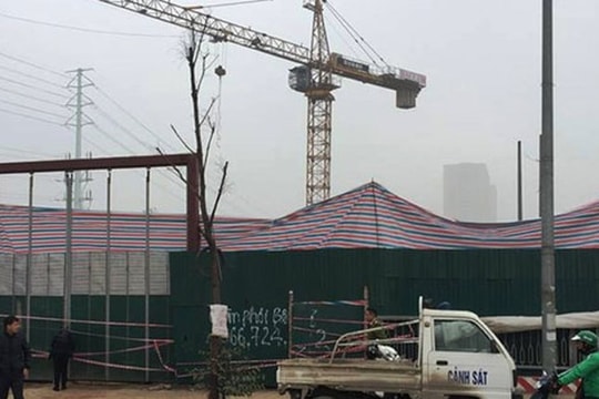 Sập giàn giáo, ba người tử vong