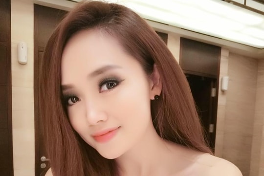 Vẻ đẹp gợi cảm của nữ MC VTV công khai lấy chồng đồng giới 