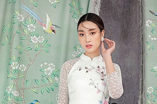 Đỗ Mỹ Linh dịu dàng trong trang phục cách tân