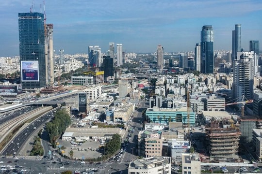 Dân Israel sợ “biến thành Nga“