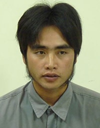 Người chồng cuồng ghen khi thấy vợ nhắn tin vào buổi tối