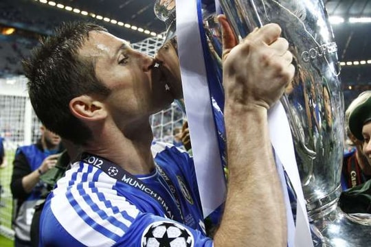 10 siêu sao bóng đá thế giới có học vị cao nhất