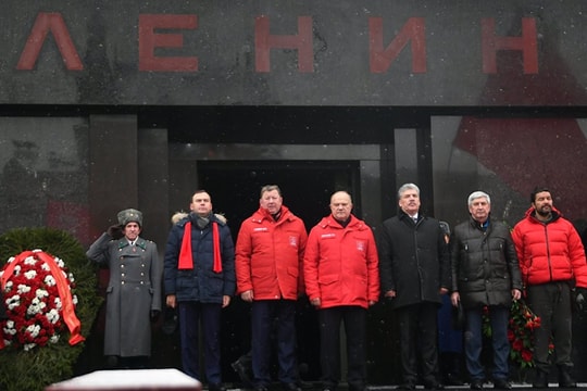 Lãnh đạo Cộng sản Nga đặt vòng hoa tại Lăng nhân ngày giỗ Lenin