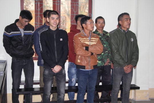 Bắt quả tang 9 đối tượng đánh bạc