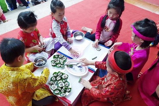 Phiên chợ xuân vì bạn nghèo của học sinh mầm non miền núi