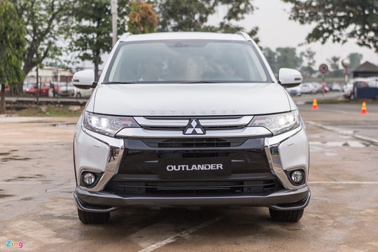 Mitsubishi Outlander lắp ráp thêm trang bị, giảm giá gần 200 triệu