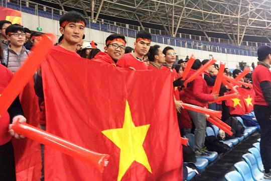  Người Nghệ ở nước ngoài cuồng nhiệt cùng đội tuyển U23 Việt Nam