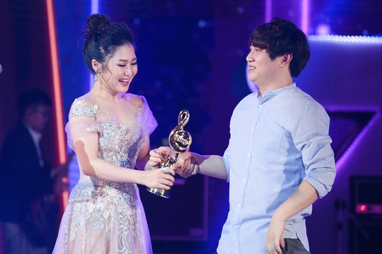 Hương Tràm lập cú đúp giải thưởng tại Zing Music Awards 2017