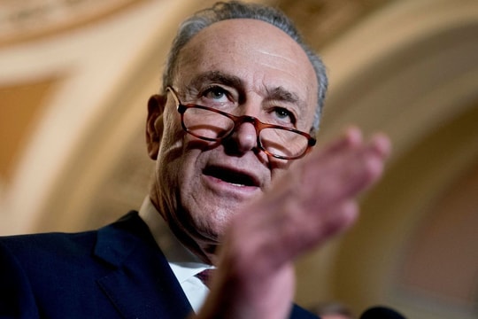 Charles Schumer – “kỳ đà cản mũi” của ông Donald Trump