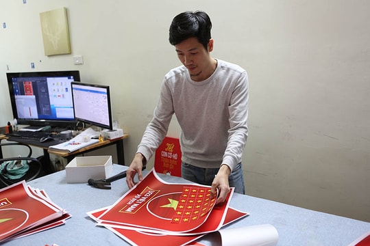 Ý tưởng độc lạ cổ vũ U23 Việt Nam khiến tài xế mê mẩn