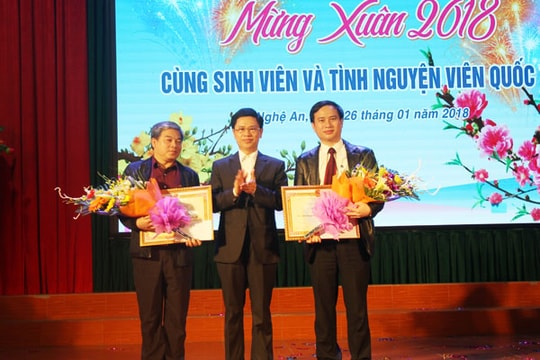 Nghệ An: Khen thưởng 38 lưu học sinh, sinh viên tình nguyện quốc tế 