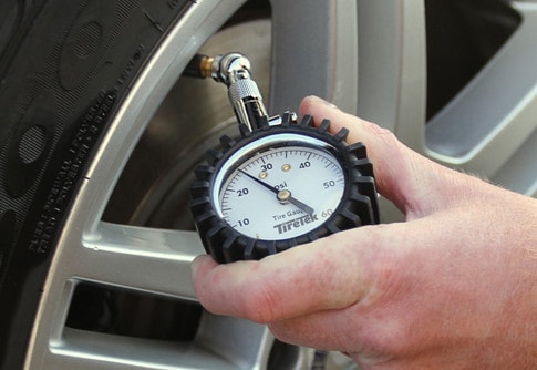 10 món đồ hữu ích nên trang bị trên ô tô