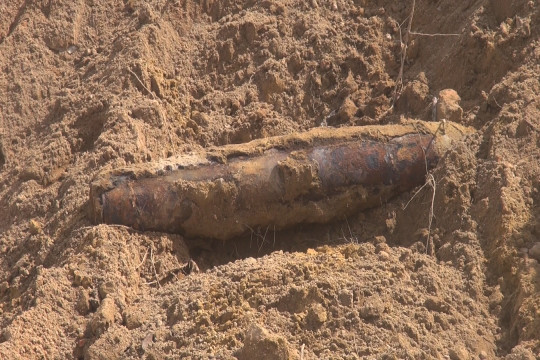 Phát hiện quả bom dài 1,5 m tại công trình thi công đường 35m 