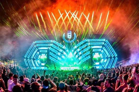 Giới trẻ thành Vinh “cháy hết mình” tại đại nhạc hội “EDM by VRC“