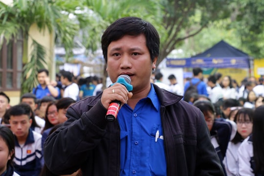 Hơn 1.000 học sinh tham gia tư vấn tuyển sinh hướng nghiệp năm 2018