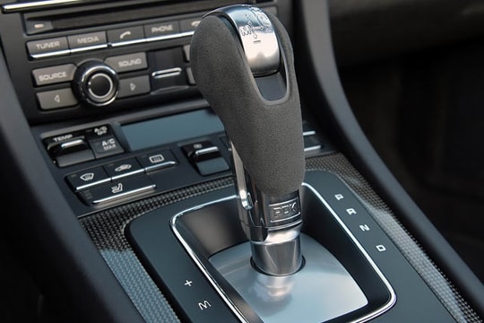 Kỹ năng gạt số thủ công trên ô tô số tự động