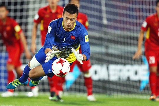 Thủ môn Bùi Tiến Dũng xin lỗi người hâm mộ